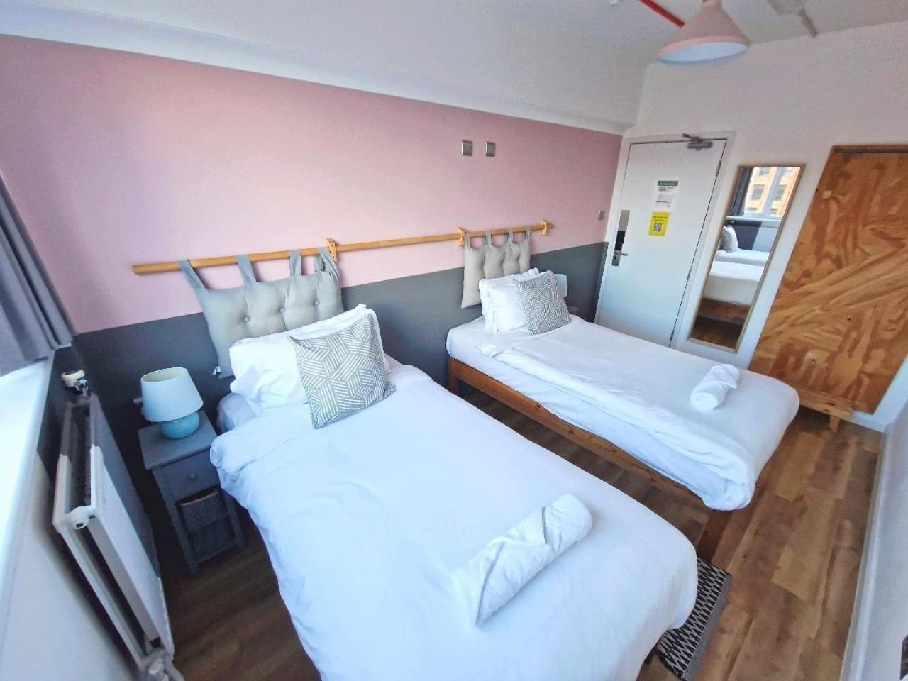 Ph Hostel Liverpool Bagian luar foto